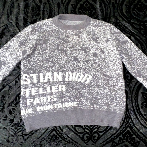 Dior Other - Dior Atelier Knit Sweater
Size: Men's US M / EU 48-50 / 2
Color: Grey
Used / new